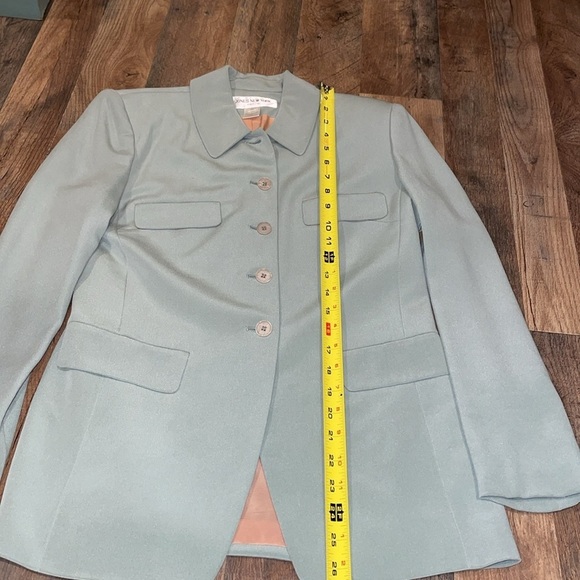 Silk Business Suit.  100% Silk!!!  Vintage.  Cuffed legs.  Pleated pant front. - Picture 5 of 14